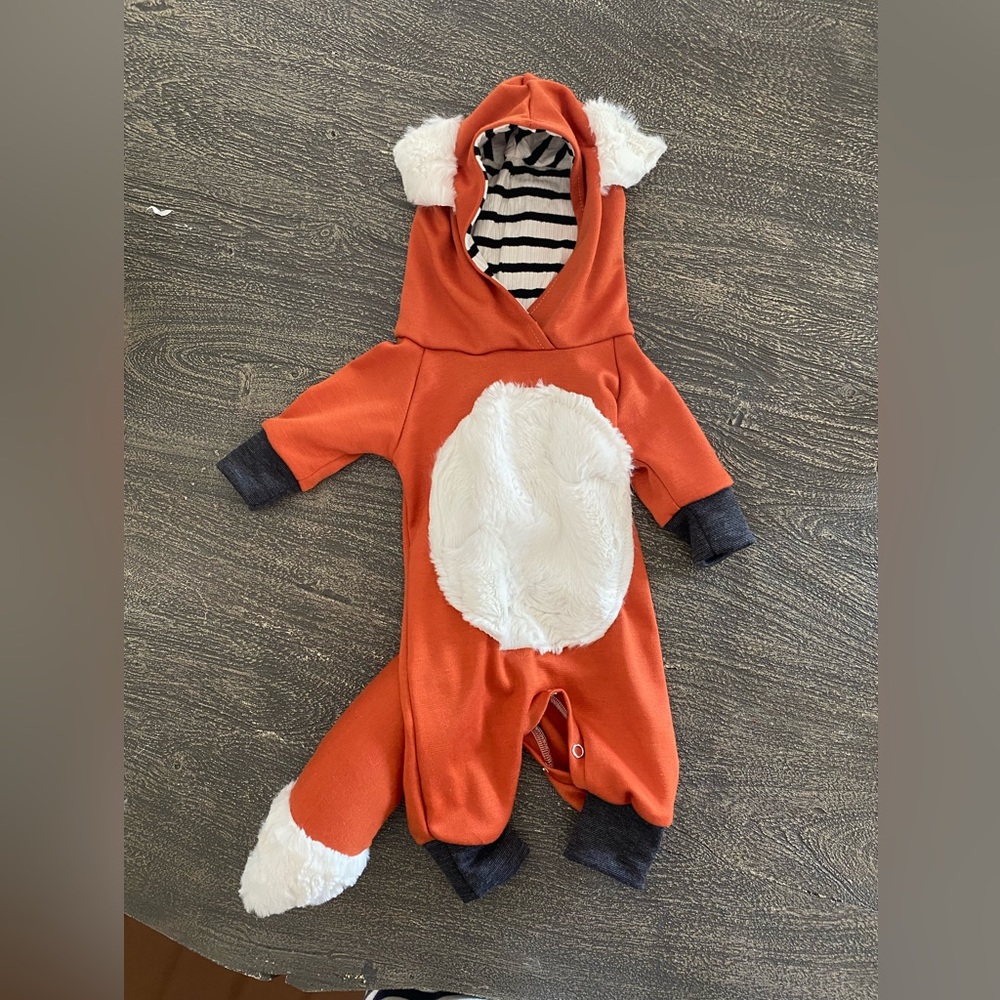 Adorable fox costume for newborns. Hand made.